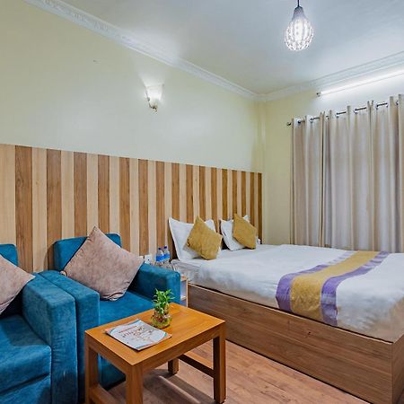 Oyo 821 Hotel Gauri Катманду Экстерьер фото