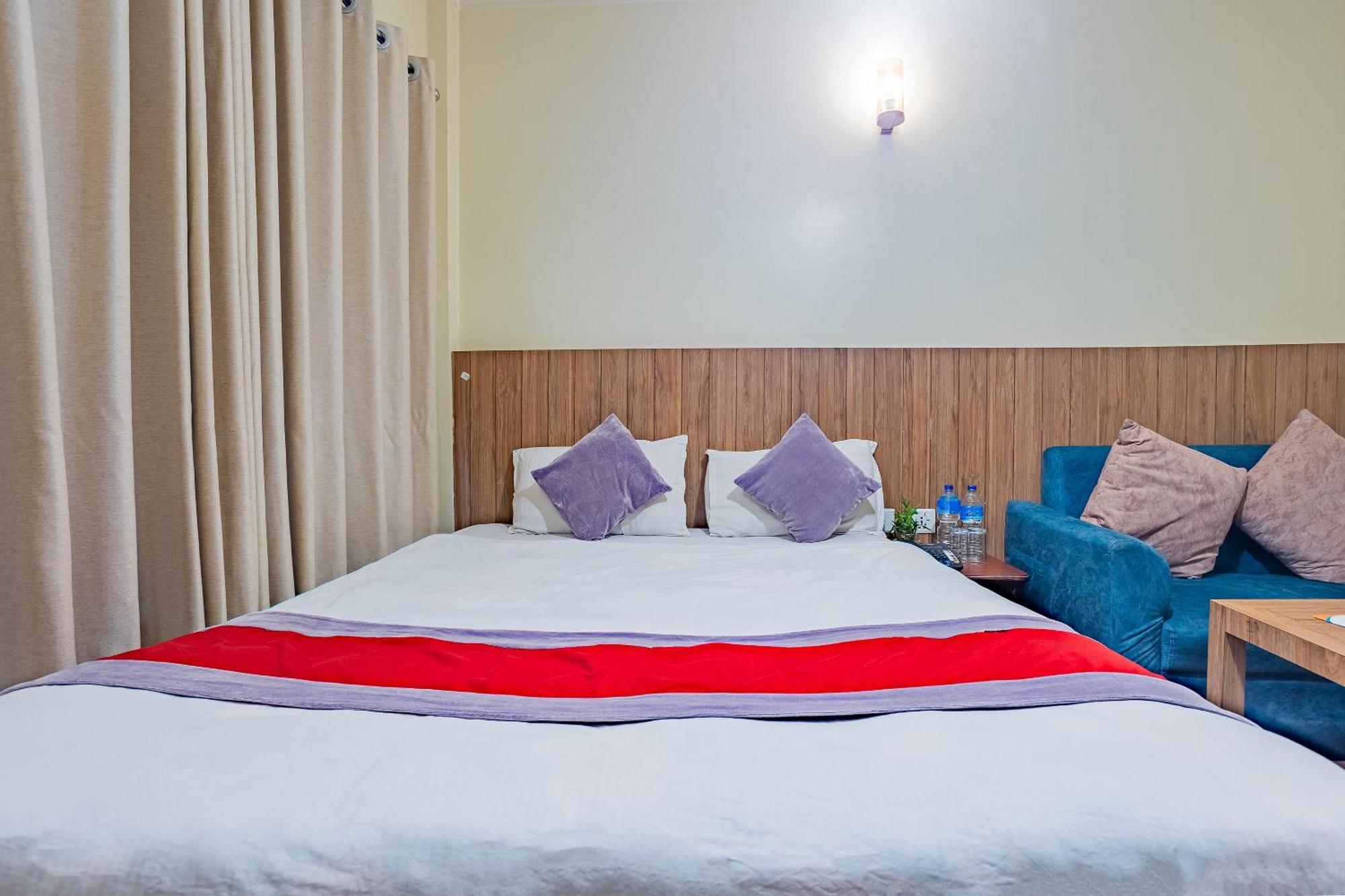 Oyo 821 Hotel Gauri Катманду Экстерьер фото