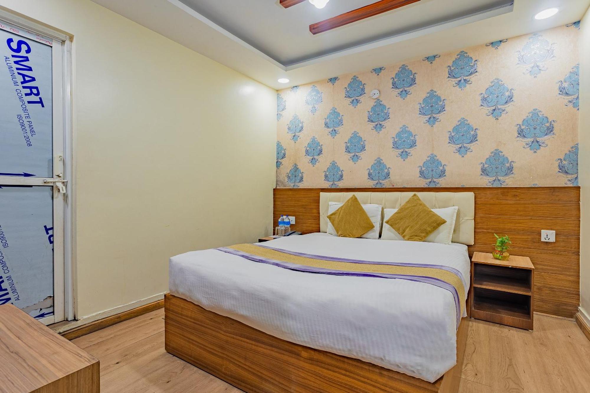 Oyo 821 Hotel Gauri Катманду Экстерьер фото
